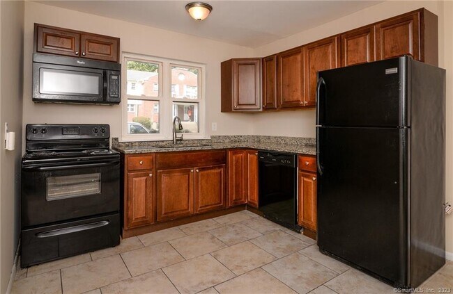 42 Abner Ct in Bridgeport, CT - Building Photo - Building Photo