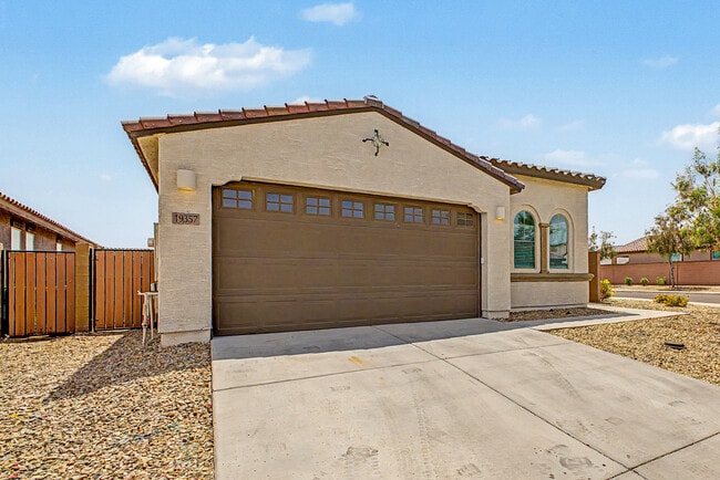 19357 W Highland Ave in Litchfield Park, AZ - Building Photo - Building Photo