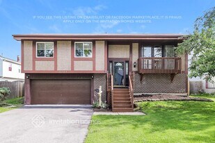 1307 Foxcroft Dr in Aurora, IL - Building Photo
