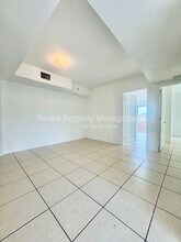 498 SW 6th St in Miami, FL - Foto de edificio - Building Photo
