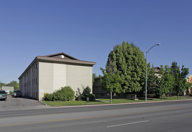 Brigham's Court in Provo, UT - Foto de edificio - Building Photo