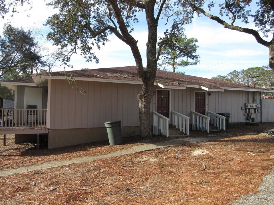 5209 Charbar Dr in Pensacola, FL - Building Photo