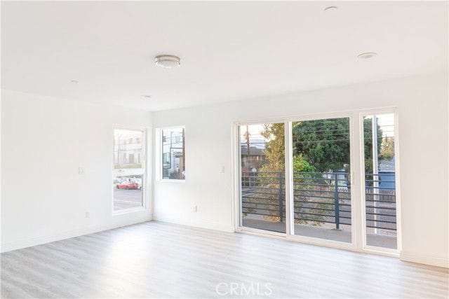 14622 Vanowen St in Los Angeles, CA - Building Photo - Building Photo