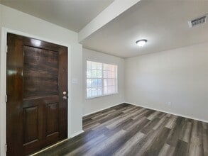 5746 Roehampton Ct in Houston, TX - Building Photo - Building Photo