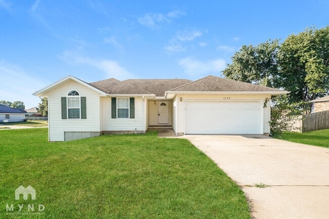 property at 2628 E Moonlight St