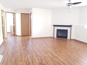 1230 Murray St NE, Unit 3 in Cedar Rapids, IA - Building Photo - Building Photo