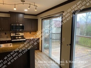 3405 Landrey Ct in Nederland, TX - Building Photo - Building Photo