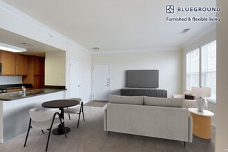 1299 Corporate Dr in Westbury, NY - Building Photo - Building Photo