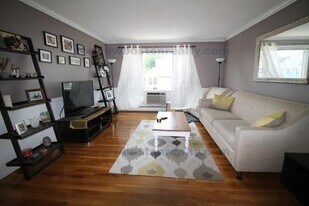 107 Spring St in Watertown, MA - Building Photo