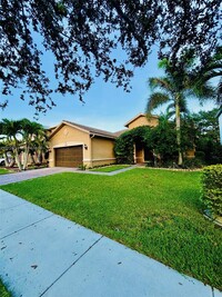 3972 Cascade Terrace in Weston, FL - Building Photo - Building Photo