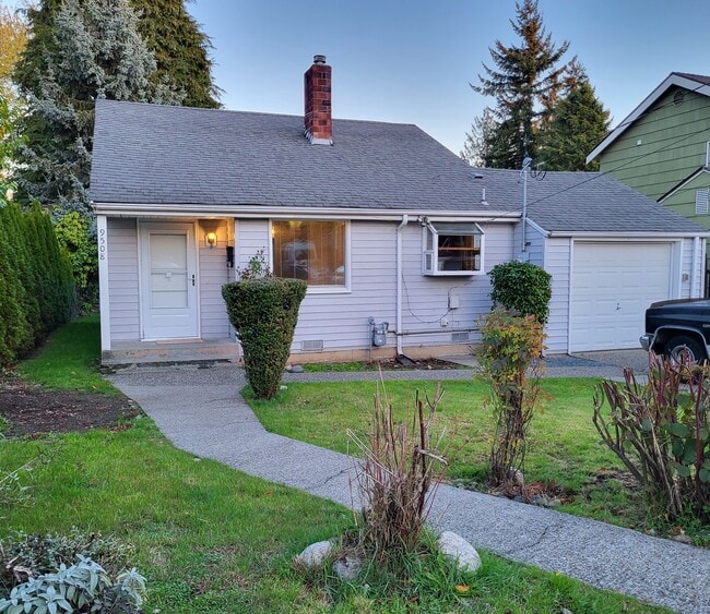 property at 9508 Wallingford Ave N