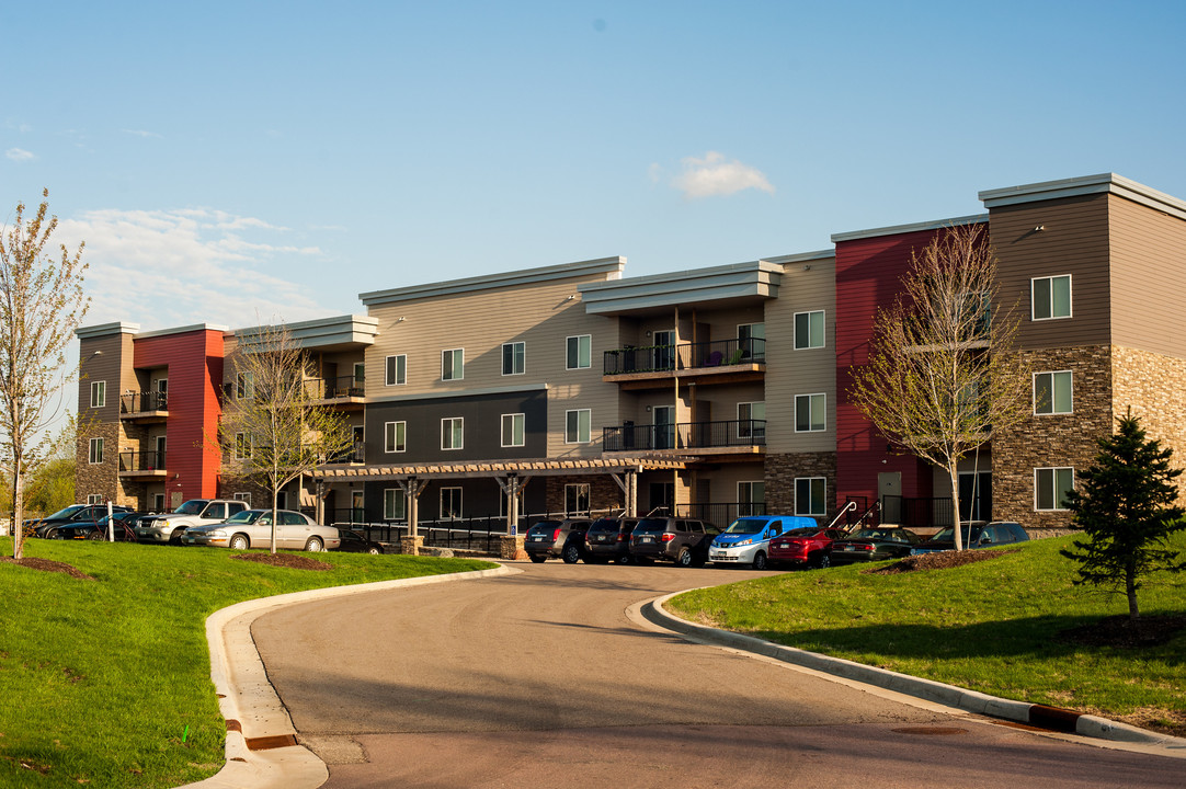 Cardinal Creek Apartments in Mankato, MN - Foto de edificio