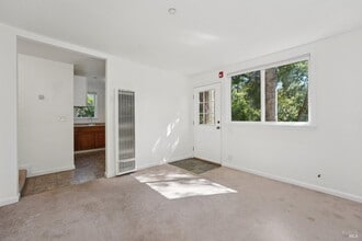 735 Sir Francis Drake Blvd in San Anselmo, CA - Building Photo - Building Photo