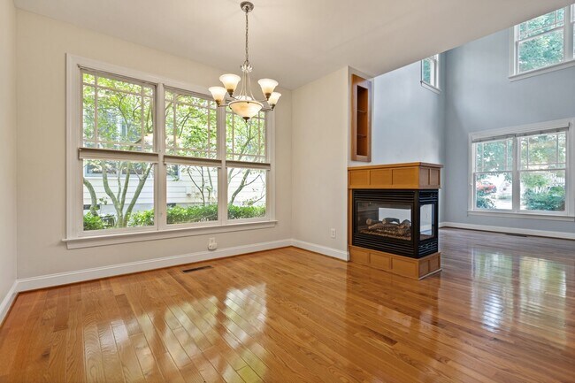 205 Bluefield Rd in Chapel Hill, NC - Building Photo - Building Photo