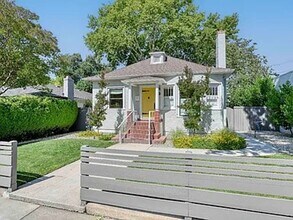 104 Earl Ave in Roseville, CA - Building Photo - Building Photo