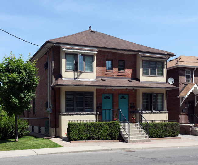 128-130 Davisville Ave in Toronto, ON - Building Photo - Building Photo