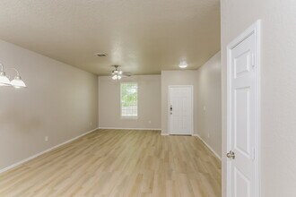 12443 Old Glory Ave in San Antonio, TX - Building Photo - Building Photo