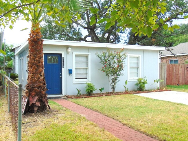 5113 Avenue O 1/2 in Galveston, TX - Building Photo - Building Photo