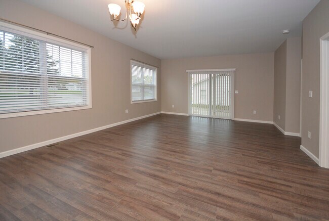 512 Dearbaugh Ave in Wapakoneta, OH - Building Photo - Building Photo