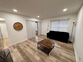 3131 Southwest Fwy in Houston, TX - Building Photo