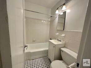 East 38th Street in New York, NY - Building Photo - Building Photo