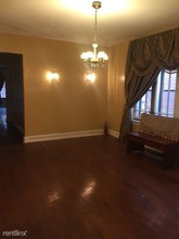 6945 S Paxton Ave-Unit -Apt 1 in Chicago, IL - Foto de edificio - Building Photo