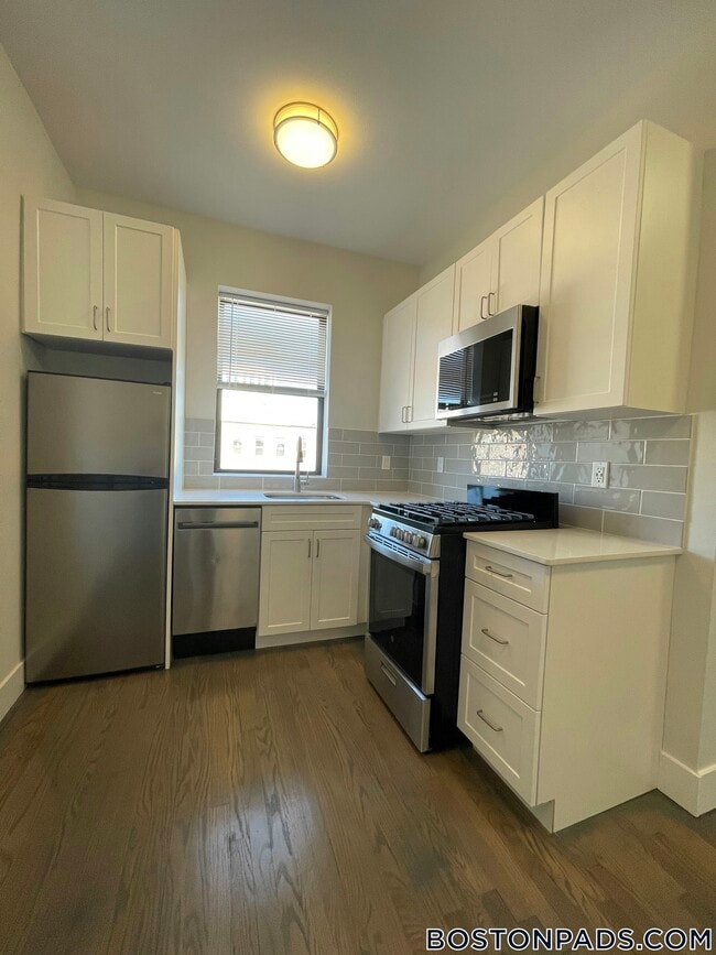 77 Park Dr in Boston, MA - Building Photo - Building Photo