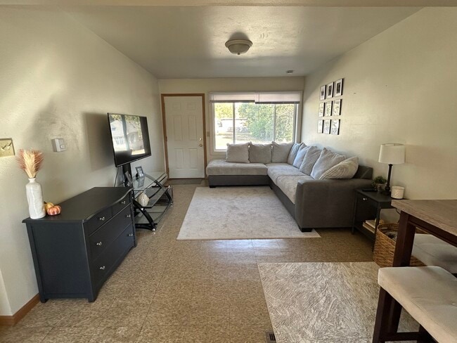 1016 W 20th St, Unit 1016 in Cedar Falls, IA - Building Photo - Building Photo