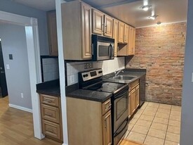 234 Western Ave, Unit #1 Apartamentos