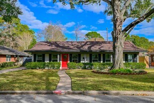 9822 Larston St in Houston, TX - Building Photo
