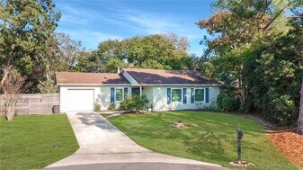 109 Wild Elm Ct in Sanford, FL - Building Photo