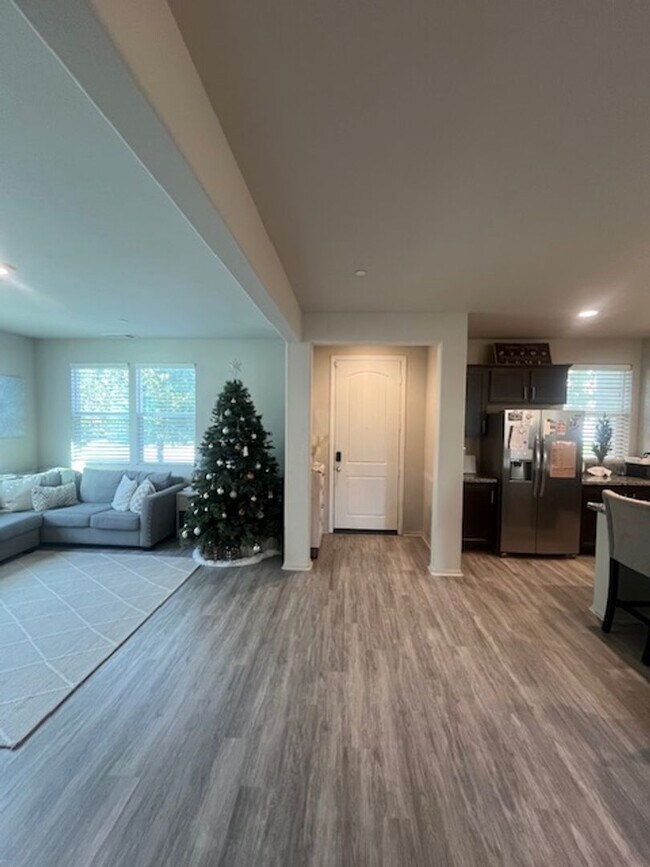 40078 Calle Real in Murrieta, CA - Foto de edificio - Building Photo