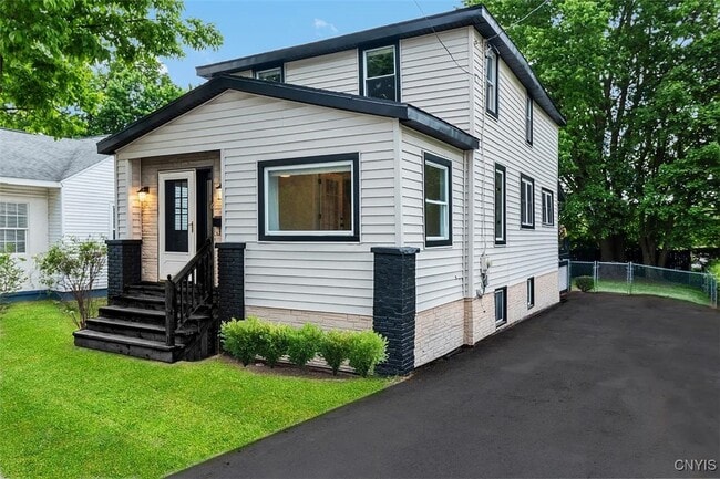 6 Wilbur Rd in New Hartford, NY - Building Photo - Building Photo
