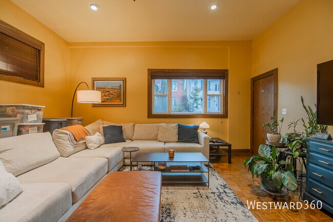 3301 N Lakewood Ave in Chicago, IL - Building Photo - Building Photo