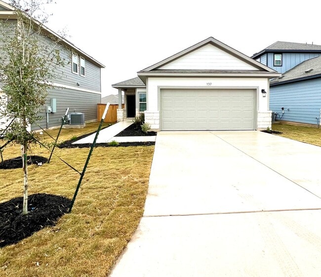 137 Kellys Heroes Wy in Jarrell, TX - Building Photo - Building Photo