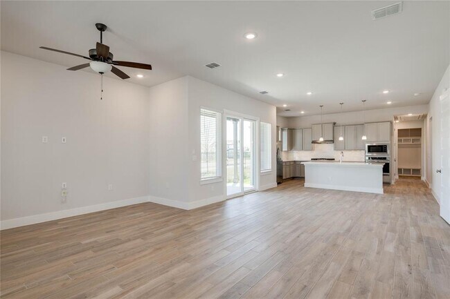 8812 Bestride Bend in Austin, TX - Building Photo - Building Photo