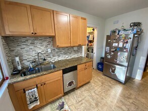 2104 E Mifflin St in Madison, WI - Foto de edificio - Building Photo