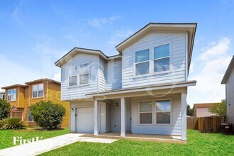7615 Fishers Pth in San Antonio, TX - Building Photo - Building Photo