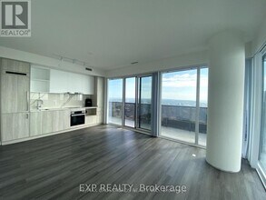 138-5138 Downes St in Toronto, ON - Building Photo - Building Photo