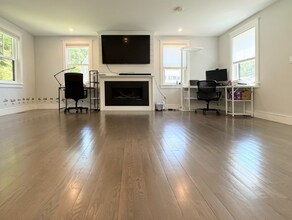 8 Briggs Rd in Lexington, MA - Building Photo - Building Photo