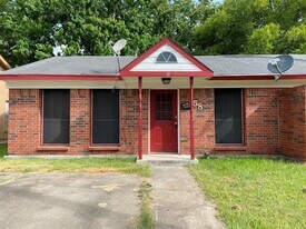 58 Fern Ct in Lake Jackson, TX - Building Photo