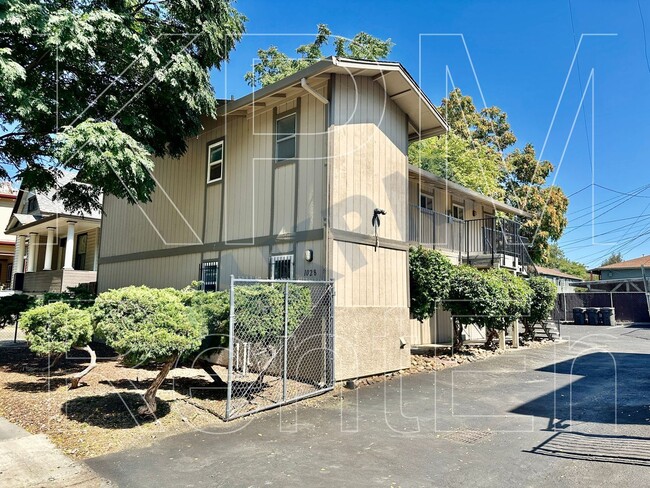 property at 1028 N Commerce St
