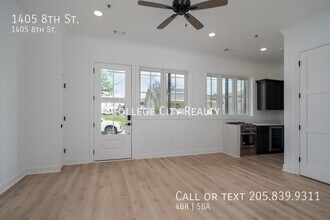 1405 8th St in Tuscaloosa, AL - Foto de edificio - Building Photo