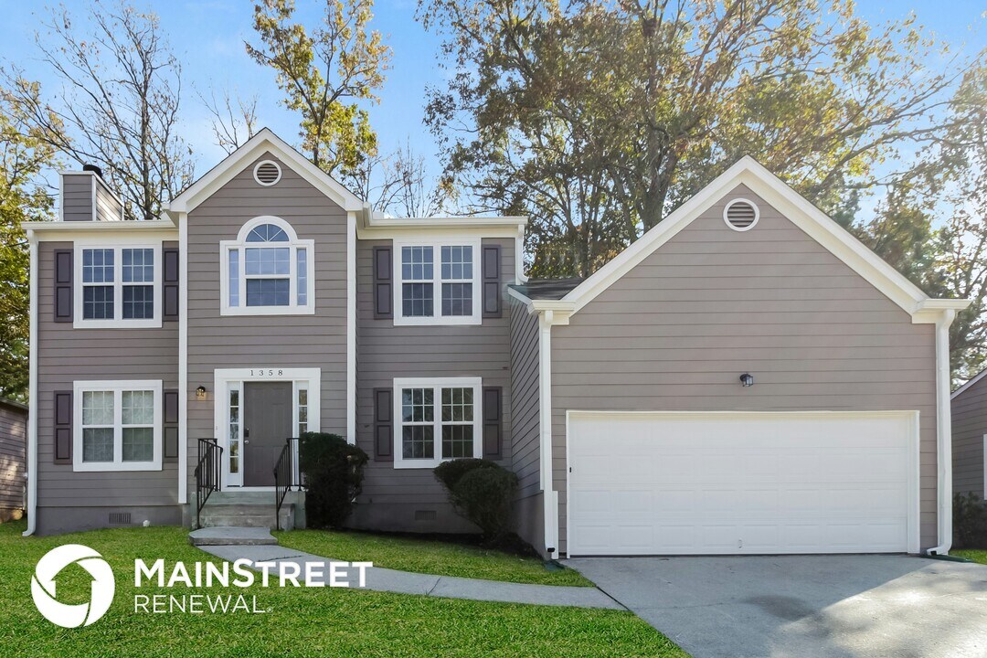 1358 Ling Dr in Austell, GA - Building Photo