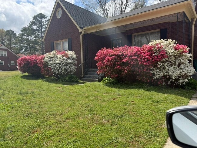 property at 1565 Lambuth Blvd