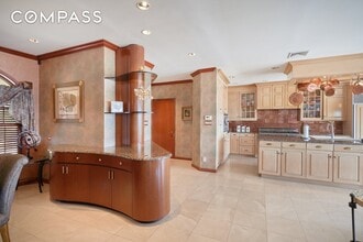 3411 Country Club Rd in Bronx, NY - Building Photo - Building Photo