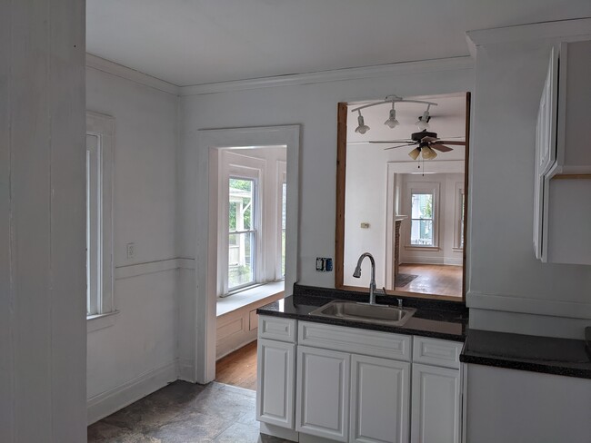 252 Buckingham Ave, Unit 1st Floor in Syracuse, NY - Building Photo - Building Photo