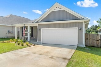 249 Camellia Dr in Gonzalez, FL - Building Photo - Building Photo