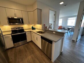 409 Elm St in Manchester, NH - Foto de edificio - Building Photo