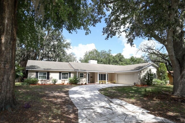 property at 1481 Glastonberry Rd